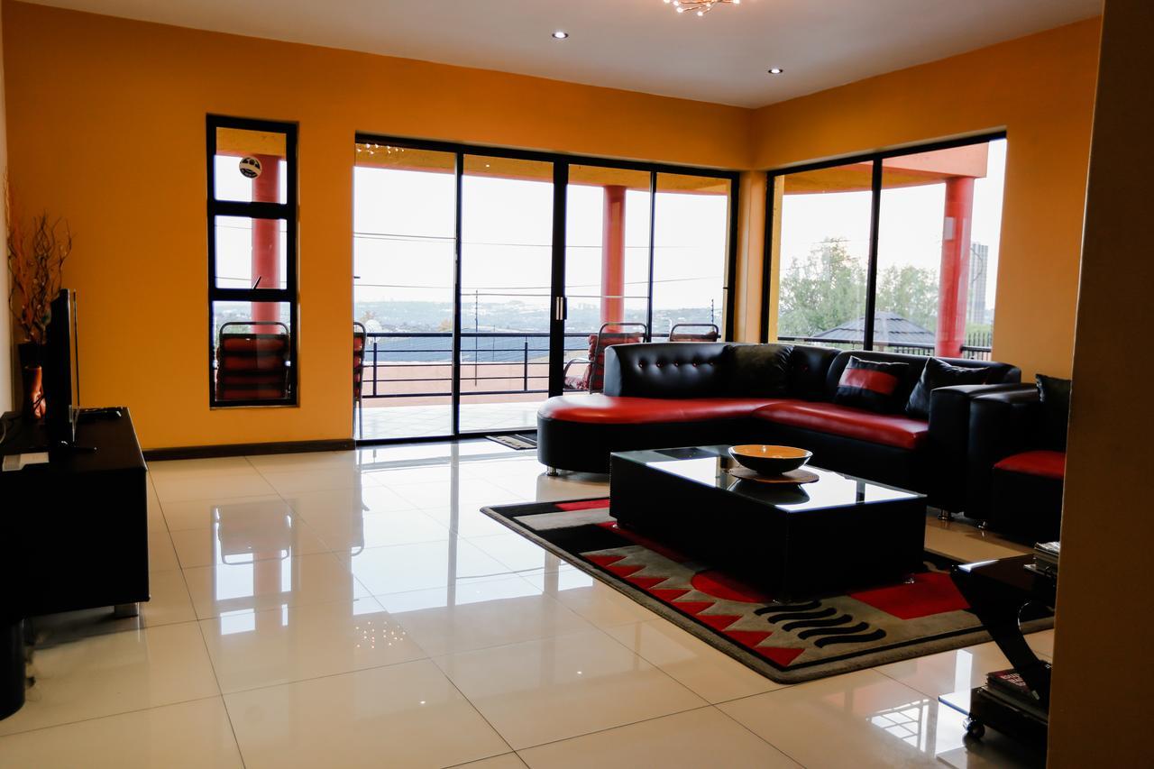 แกรนด์ วิว เบด แอนด์ เบรคฟาสต์ Bed & Breakfast โจฮันเนสเบิร์ก ภายนอก รูปภาพ