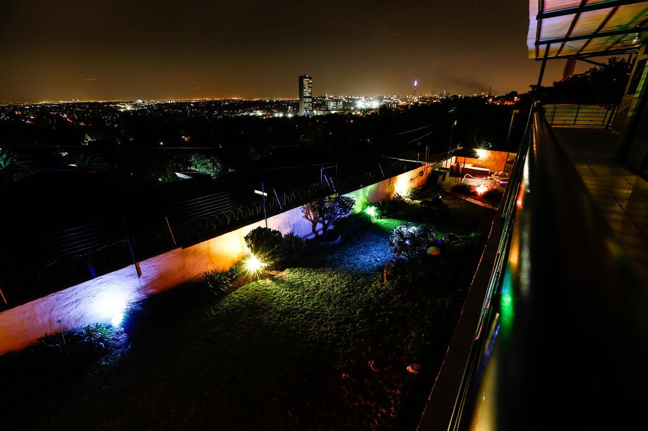 แกรนด์ วิว เบด แอนด์ เบรคฟาสต์ Bed & Breakfast โจฮันเนสเบิร์ก ภายนอก รูปภาพ